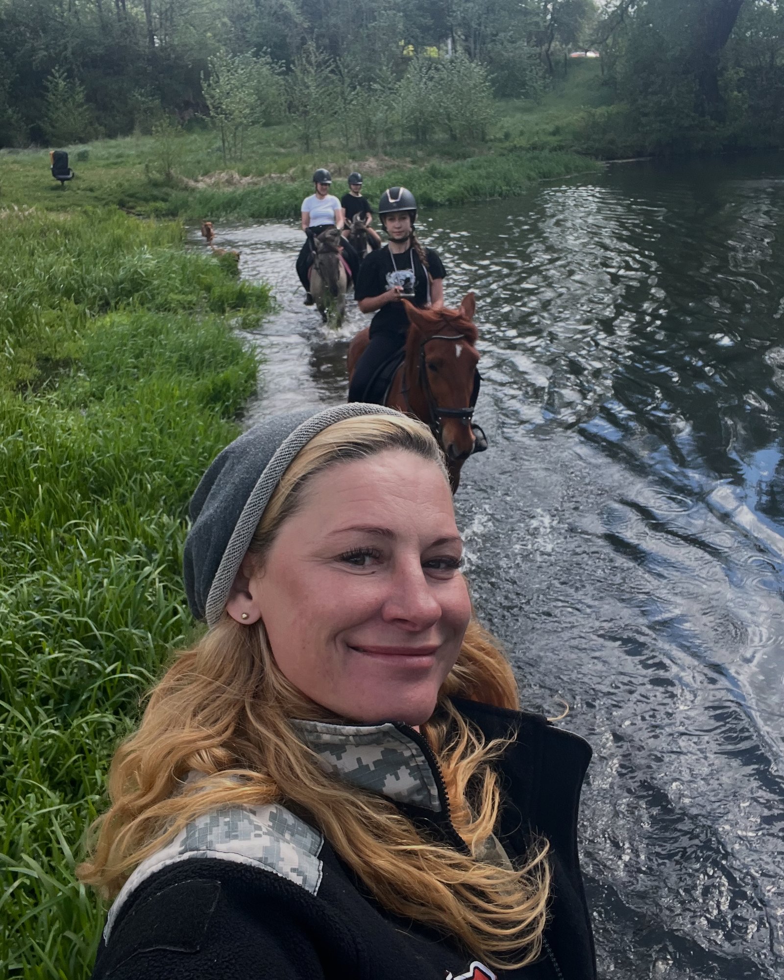 EDE1D74B 1240 4999 8BD9 4052E06DA177